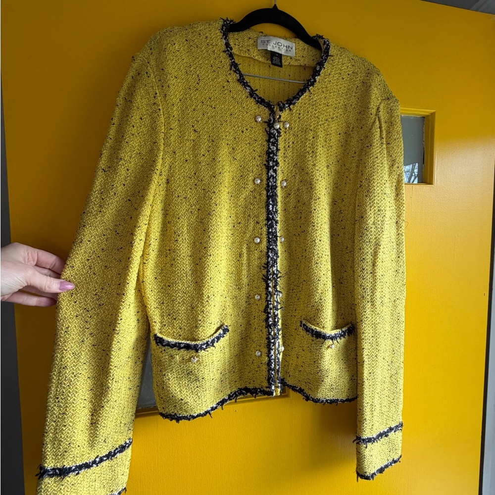 St. John Yellow Tweed Pearl Zip Jacket with Black Trim and Pearls size 16